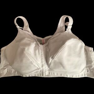 Women's White Lace Front Close Bra Size 50B